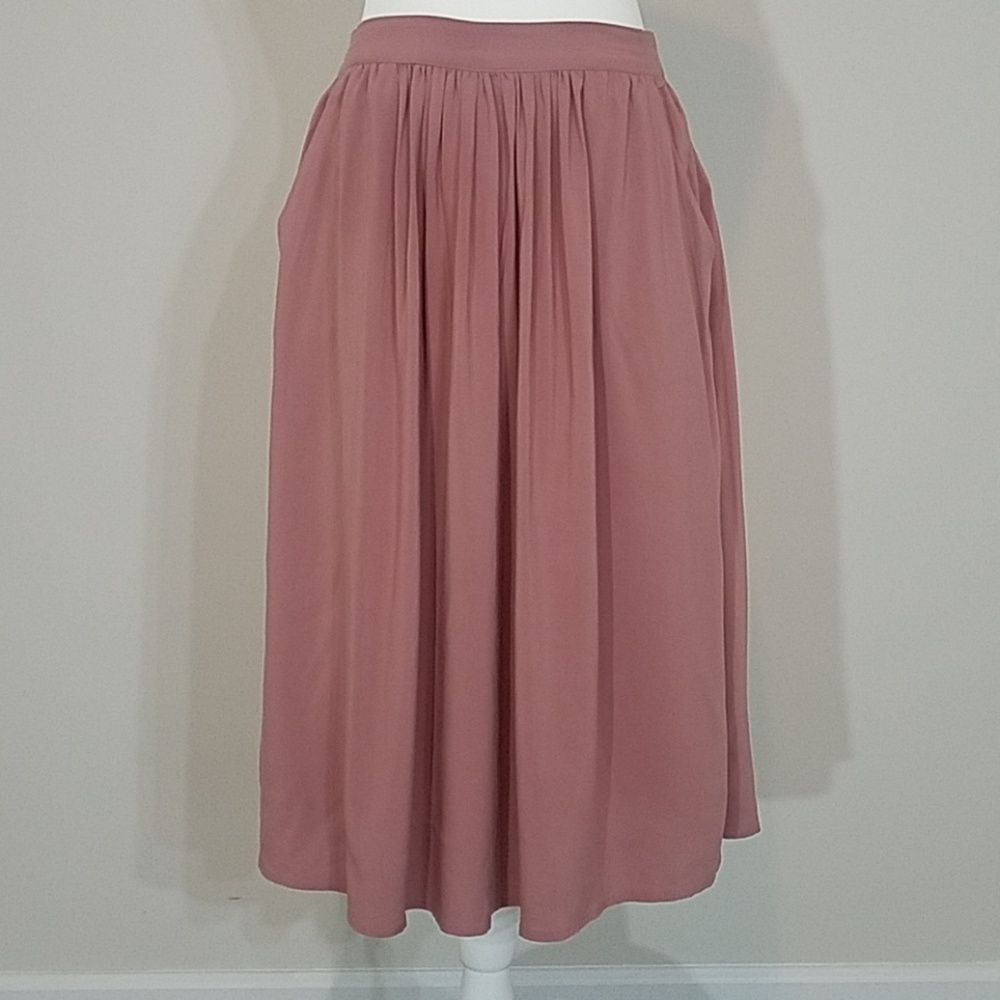 ⭐2/$20 Forever21 Contemporary Skirt